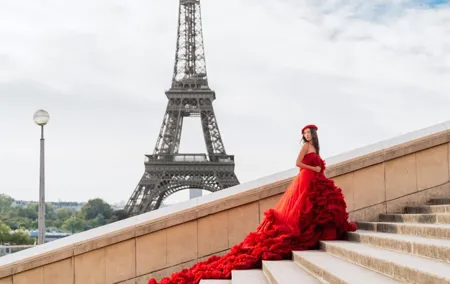 Private Photoshoot Experience of Eiffel Tower in Princess Dress