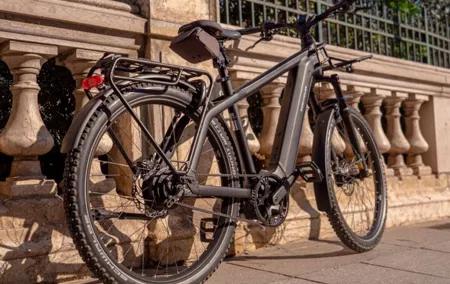 Electric bike rental in Paris