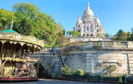 Fat Cat gets the Early Bird: Montmartre