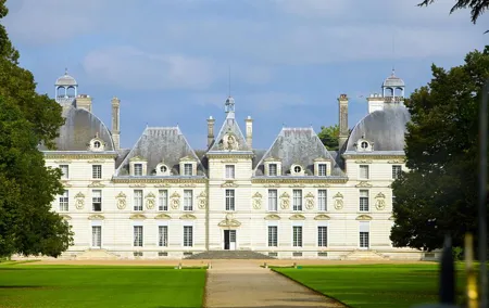 LOIRE VALLEY: Your selection of three castles to visit (Day-trip from PARIS)