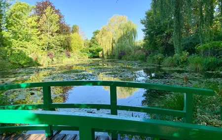 Paris & Giverny in One Day with Lunch and Roundtrip VIP Transportation