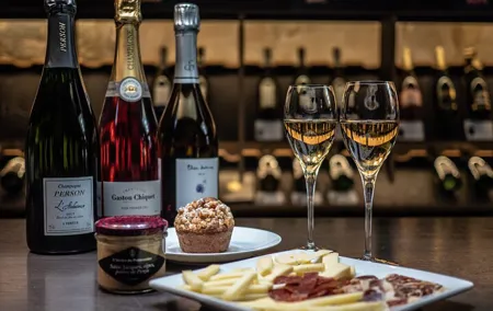Bubbles and Bites: Viator's Perfect Champagne Pairing Formula