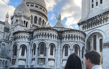 Fun Tour in the Heart of Montmartre: Escape Game /Guided Tour