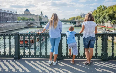 Kid-friendly Marais Private Tour in Paris including Jewish Quarter