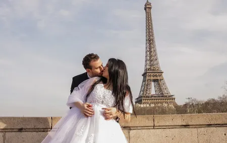 Private Souvenir Photo Session at the Eiffel Tower