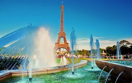 Private Paris City Tour and shopping in La Vallée Village