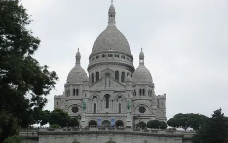 Montmartre Self-guided Walking Tour & Scavenger Hunt