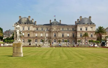 Paris Latin Quarter Private Walking Tour with an Historian