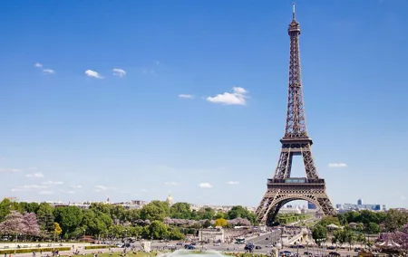 Explore Paris in 90 minutes with a Local