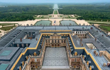 Versailles Palace and Gardens with Hotel Pickup and Private Guide