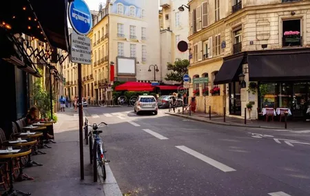 Private Walking Tour of "Montmartre" area in Paris