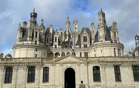 Chambord Castle Small Group Tour by Minivan from Paris