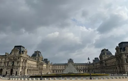 Private Tour - Artistic Odyssey at the Louvre