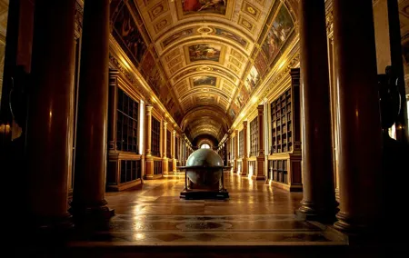 Fontainebleau Palace Tour from Paris with Transfer
