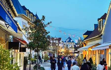 Paris Tour, Shopping, Cabaret, Lunch Cruise with BVA Transfers