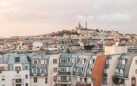 Half Day Paris Private Tour and Seine River Dinner Cruise with hotel pick-up
