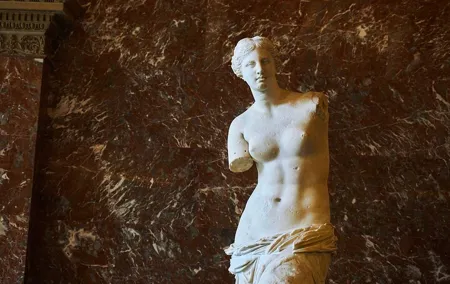 Private tour of the Louvre EN Chinese 2H with a Certified Guide