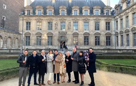 Walking tour with private guide Marais and its mansions + pastry 2h