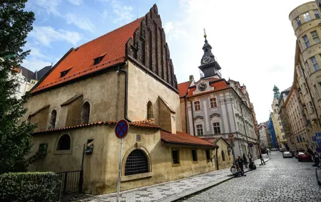 Prague Synagogues and Jewish Quarter Private Walking Tour