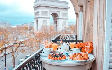 Full-Day Tour in Paris With Indian Meal and Pick up