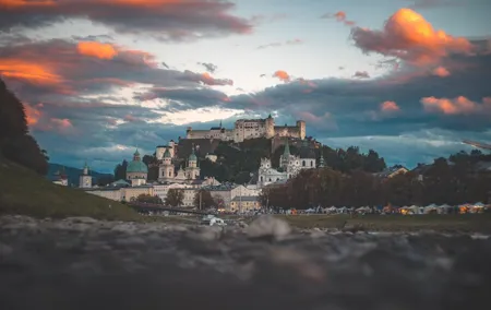 Private Scenic Transfer from Prague to Salzburg with 4h of Sightseeing