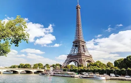 Half-Day Private Chauffeur Service Sedan or Van (6 Hours) – Paris