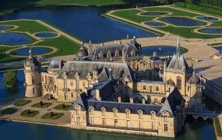 Royal getaway to the Domaine de Chantilly in Van Premium