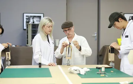 Le Krea-Leather Craftmenship Workshop