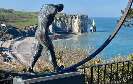 2-day Giverny Etretat Honfleur Mont Saint-Michel Private trip