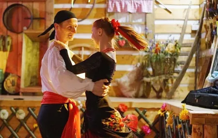 Czech Folklore Show with dinner and transfer