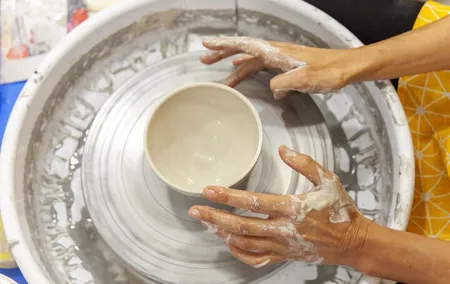 Introduction to Filming EN Ceramic Pottery in Paris