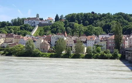 Private Transfer Prague to Passau or Passau to Prague with stop in Cesky Krumlov