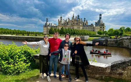 Private Tour from Paris: 3 Loire Castles & Wine Tasting + Gift