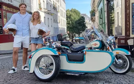 DE 3h Private Vintage Side Car Tour with Champagne