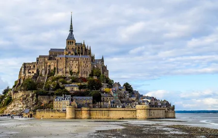 Private transport from Paris to Mont-Saint-Michel