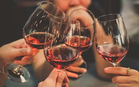 Le Marais with Metro and Indian Meal in Paris with Wine Tasting