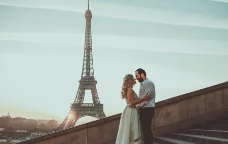 Romantic Photoshoot Love at Trocadéro Gardens