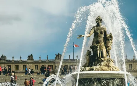 Louvre & Versailles Highlights: Small Group Half-Day Experience