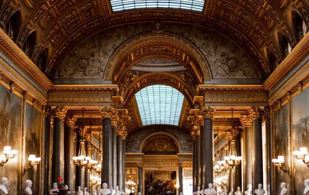 10 Hours Tour Versailles Galeries Lafayette and Lunch Cruise