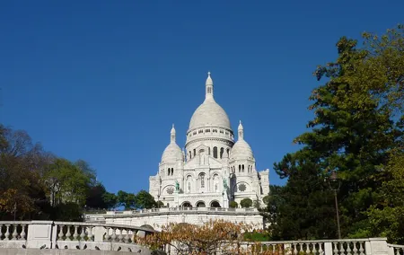 Paris City and Louvre Museum Small Group Shared Tour