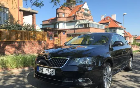 Private Day Trip from Prague to Vienna for up to 4 people