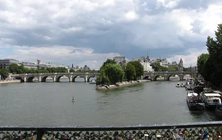 Paris - Historic Guided Walking tour