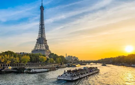 1 Hour Paris Illuminated Evening Sightseeing Cruise Ticket