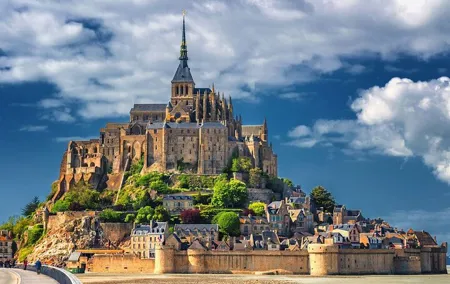 2 Days Private getaway 3 Castles Mont St Michel D Day-VAN VIP