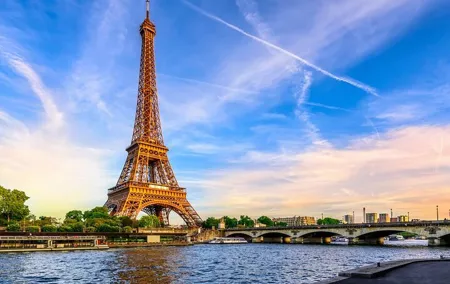 3 Days Exploring Paris with Hotel Stay & All Transfers