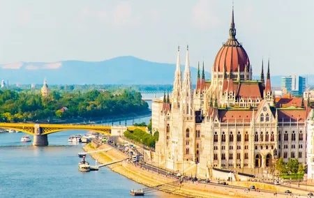 Private transfer from Prague to Budapest with 4h of Sightseeing
