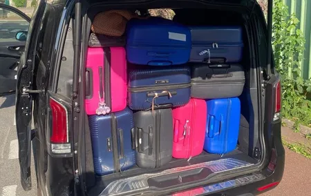 Private Transfer between Orly Airport and Paris