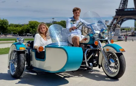 1-Hour Private Tour in Paris, EN Vintage Sidecar and Champagne