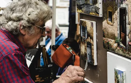 Private tour of Artistic Paris - Paintings, Graffiti, Architecture with a local