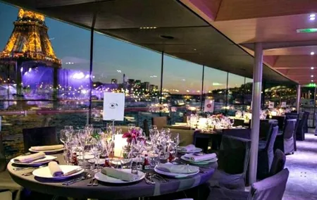 8 Hour Paris Trip and Cruise Lunch with CDG Transfer